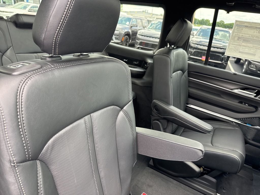 2026 Jeep Grand Wagoneer GRAND WAGONEER SUMMIT OBSIDIAN 4X4