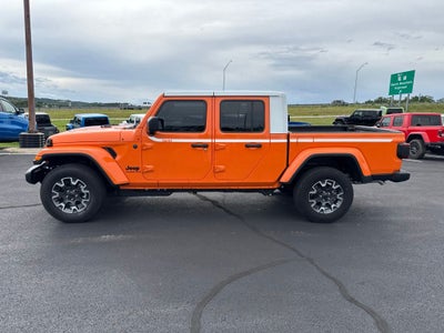 2026 Jeep Gladiator GLADIATOR SAHARA 4X4