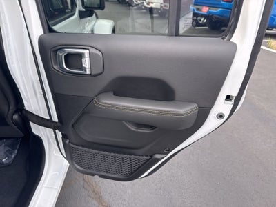 2026 Jeep Gladiator GLADIATOR SAHARA 4X4