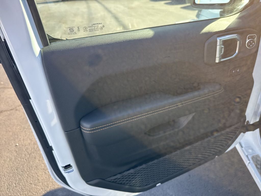 2026 Jeep Gladiator GLADIATOR SAHARA 4X4