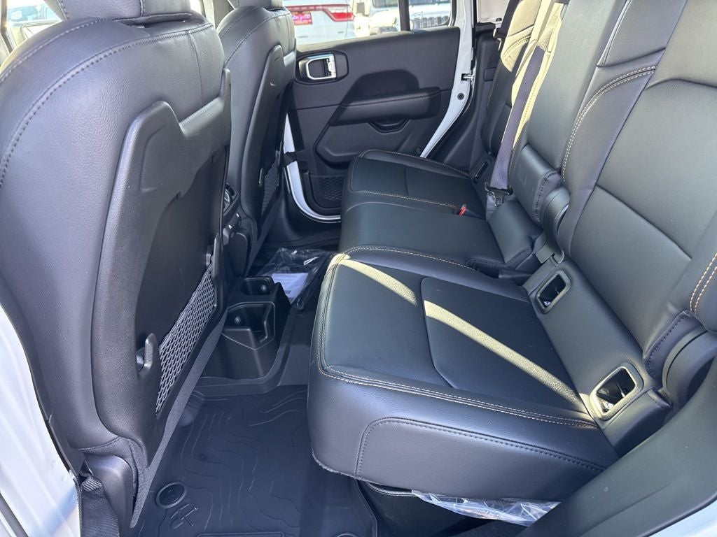 2026 Jeep Gladiator GLADIATOR SAHARA 4X4