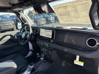 2026 Jeep Gladiator GLADIATOR SAHARA 4X4