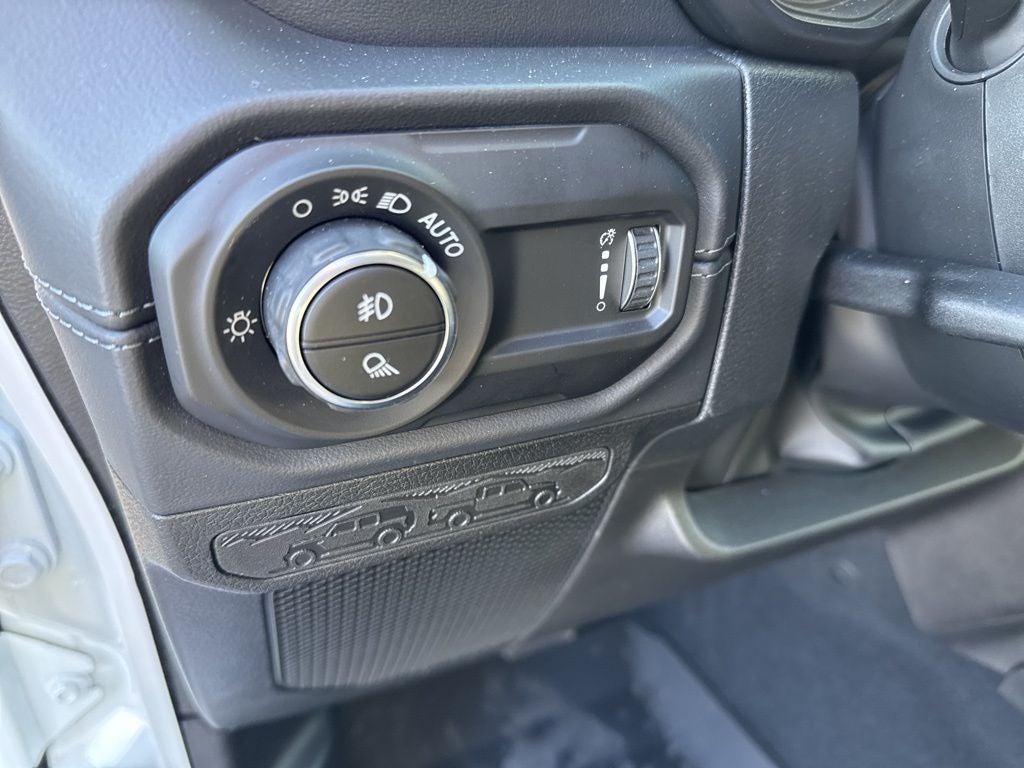 2026 Jeep Gladiator GLADIATOR SAHARA 4X4