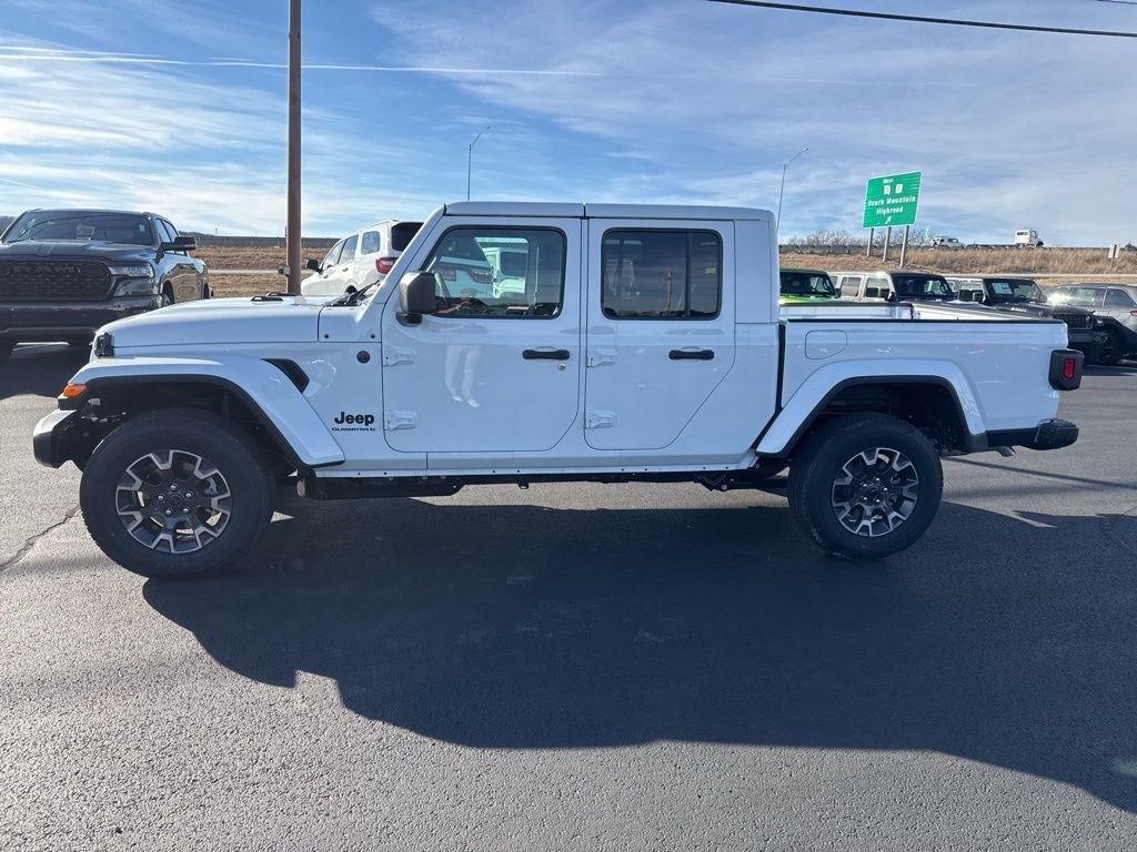 2026 Jeep Gladiator GLADIATOR SAHARA 4X4