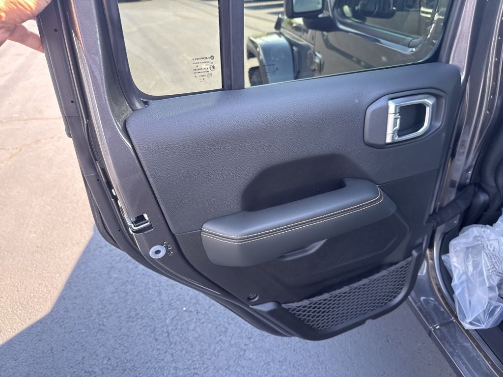 2026 Jeep Gladiator GLADIATOR SAHARA 4X4