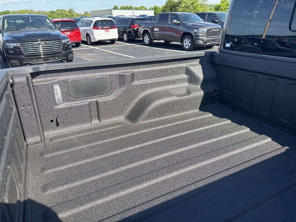2026 Jeep Gladiator GLADIATOR SAHARA 4X4