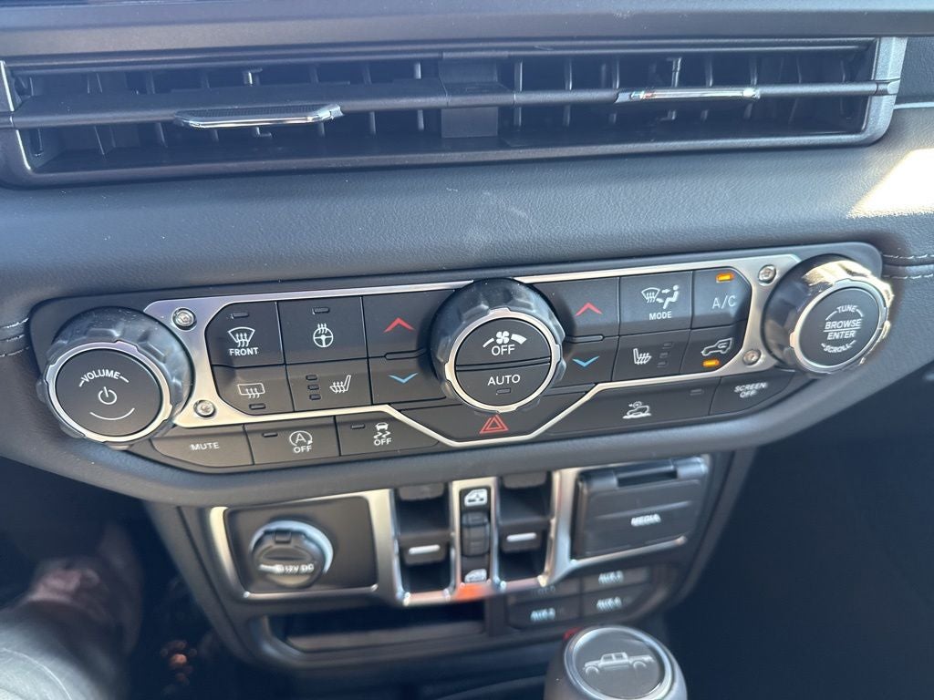 2026 Jeep Gladiator GLADIATOR SAHARA 4X4