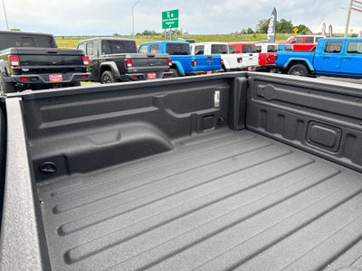 2026 Jeep Gladiator GLADIATOR SAHARA 4X4