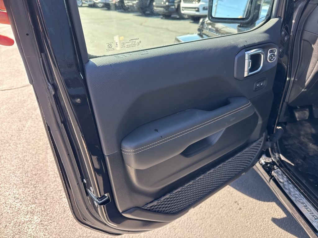 2026 Jeep Gladiator GLADIATOR SAHARA 4X4