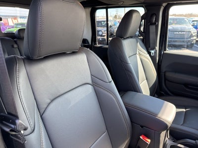 2026 Jeep Gladiator GLADIATOR SAHARA 4X4