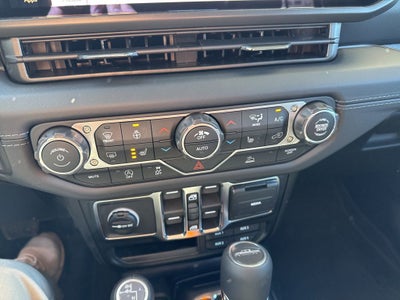 2026 Jeep Gladiator GLADIATOR SAHARA 4X4