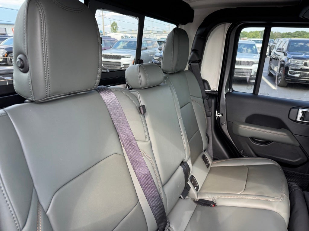 2025 Jeep Gladiator GLADIATOR MOJAVE 4X4