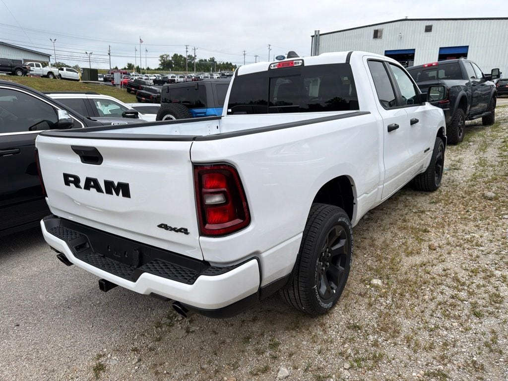 2026 RAM Ram 1500 RAM 1500 EXPRESS QUAD CAB 4X4 6'4' BOX