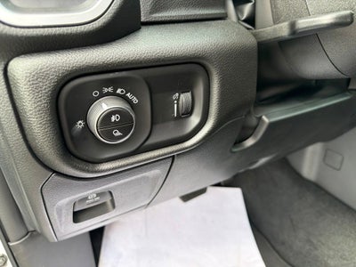 2026 RAM 1500 RAM 1500 EXPRESS QUAD CAB 4X4 6'4' BOX