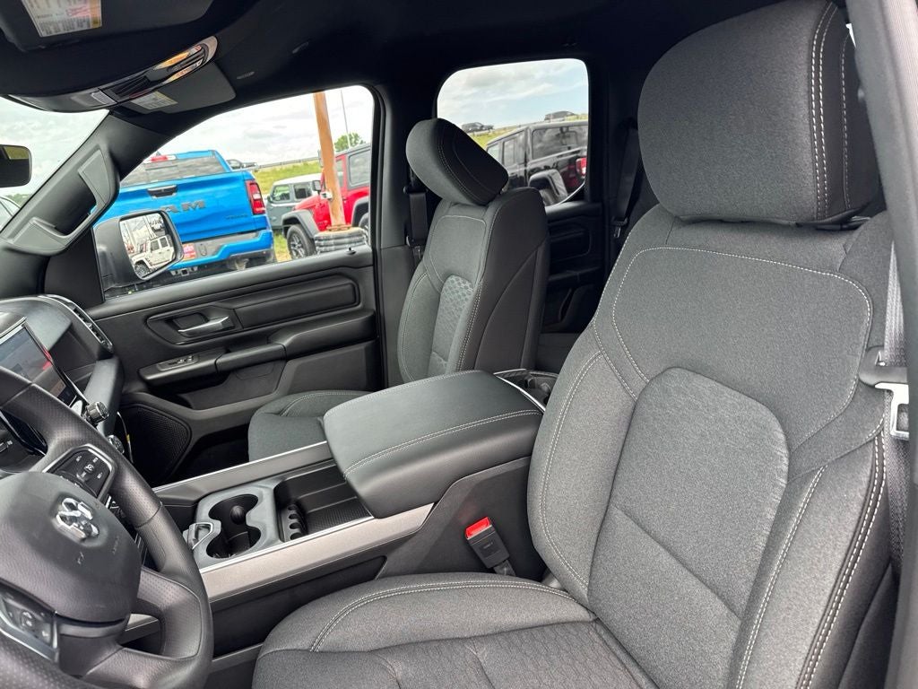 2026 RAM Ram 1500 RAM 1500 EXPRESS QUAD CAB 4X4 6'4' BOX