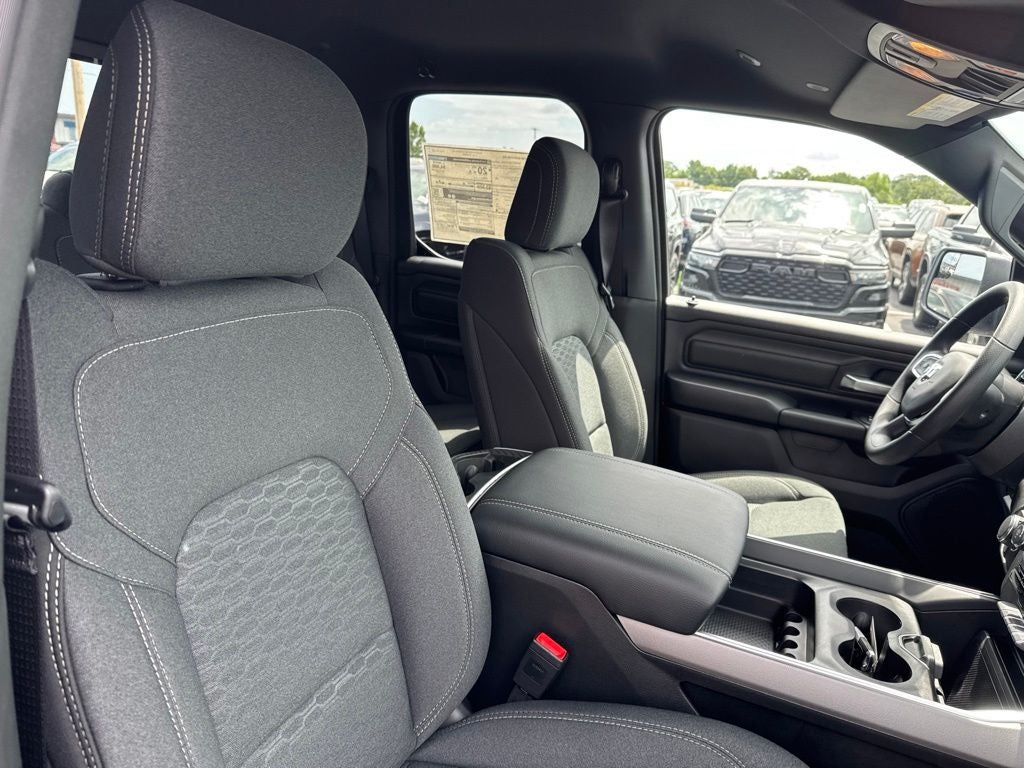 2026 RAM Ram 1500 RAM 1500 EXPRESS QUAD CAB 4X4 6'4' BOX
