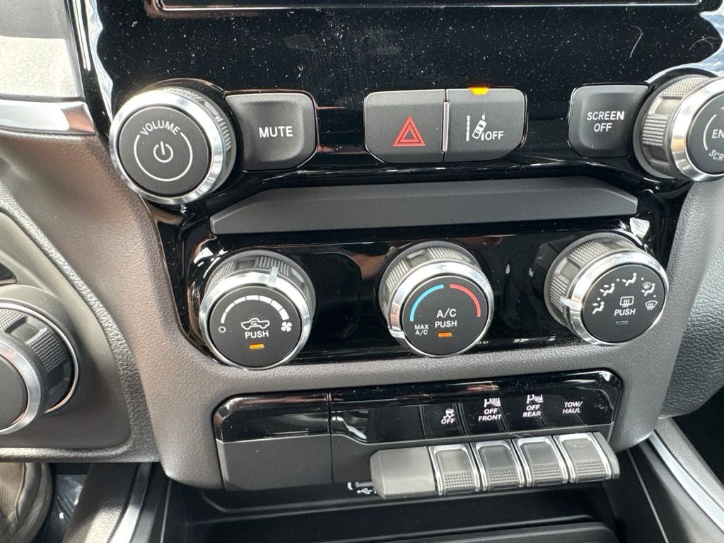 2026 RAM Ram 1500 RAM 1500 EXPRESS QUAD CAB 4X4 6'4' BOX
