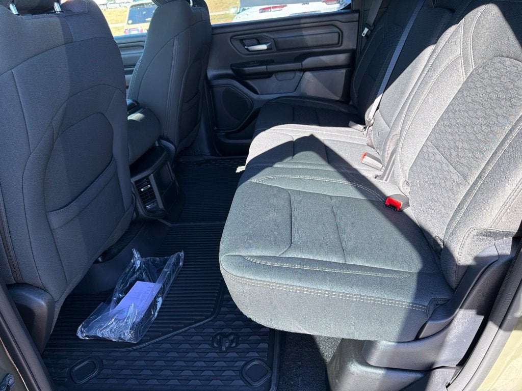 2027 RAM Ram 1500 RAM 1500 WARLOCK CREW CAB 4X4 5'7' BOX