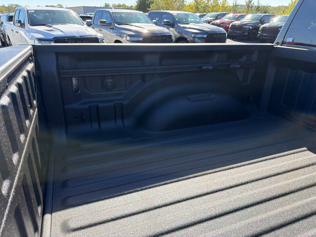 2027 RAM Ram 1500 RAM 1500 WARLOCK CREW CAB 4X4 5'7' BOX