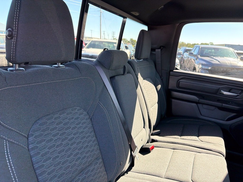 2027 RAM Ram 1500 RAM 1500 WARLOCK CREW CAB 4X4 5'7' BOX