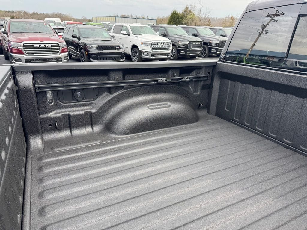 2026 RAM Ram 1500 RAM 1500 EXPRESS CREW CAB 4X4 5'7' BOX