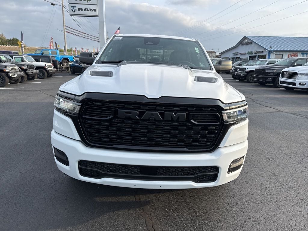 2026 RAM Ram 1500 RAM 1500 EXPRESS CREW CAB 4X4 5'7' BOX