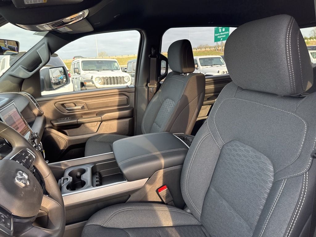 2026 RAM Ram 1500 RAM 1500 EXPRESS CREW CAB 4X4 5'7' BOX