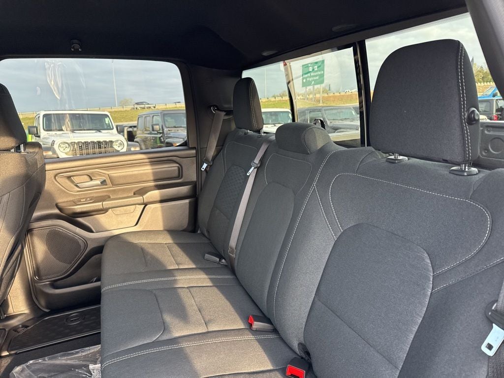 2026 RAM Ram 1500 RAM 1500 EXPRESS CREW CAB 4X4 5'7' BOX