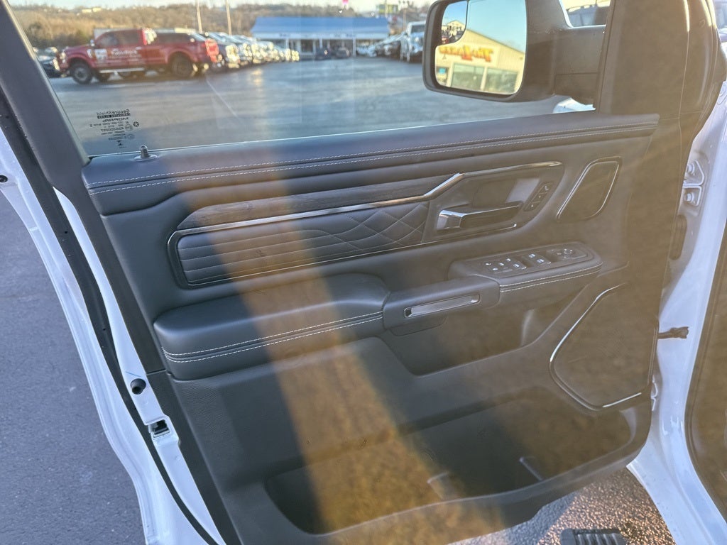 2025 RAM 1500 Limited Crew Cab 4x4 5'7' Box