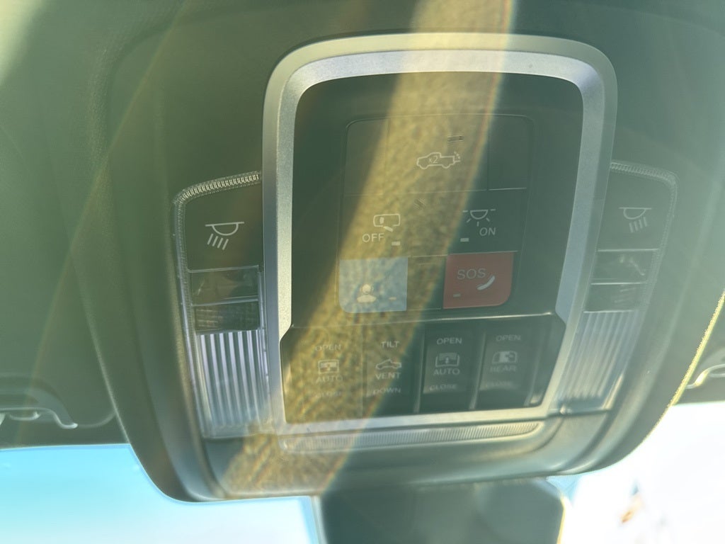 2025 RAM 1500 Limited Crew Cab 4x4 5'7' Box