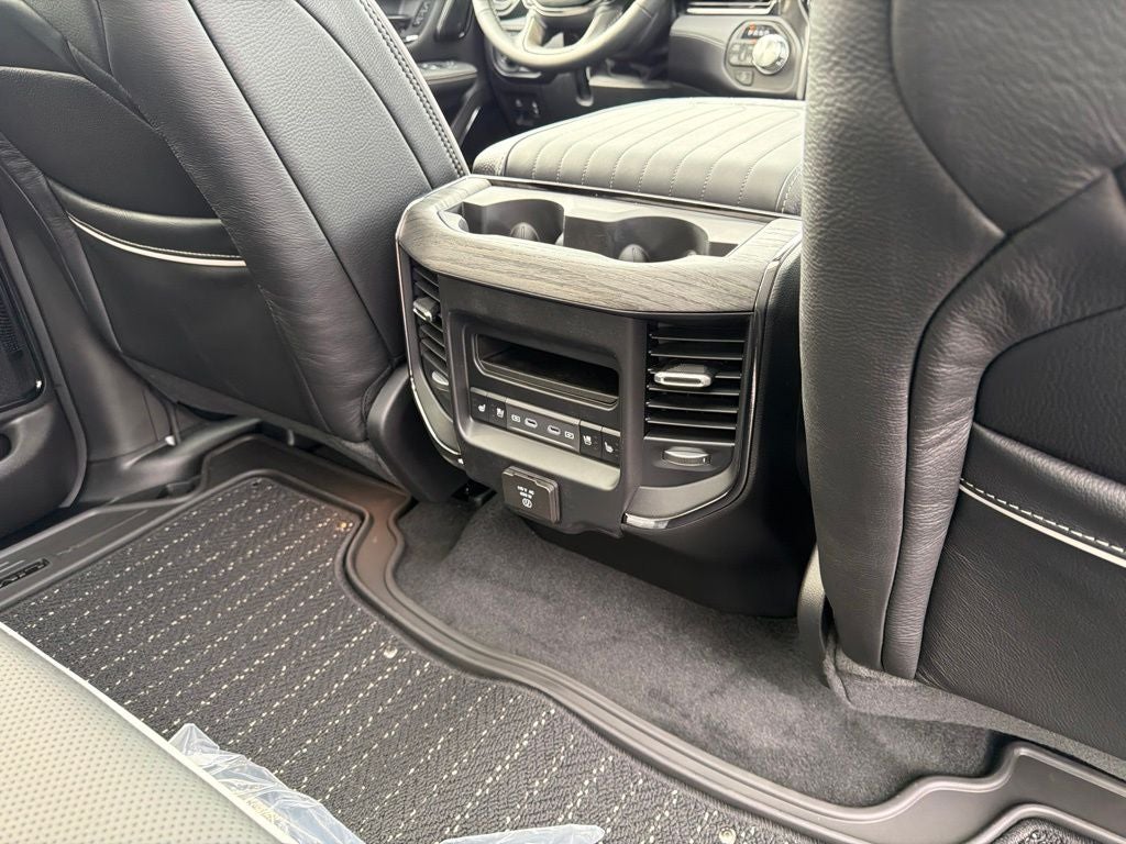 2026 RAM Ram 1500 RAM 1500 LIMITED CREW CAB 4X4 5'7' BOX