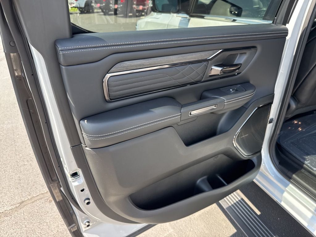 2026 RAM Ram 1500 RAM 1500 LIMITED CREW CAB 4X4 5'7' BOX