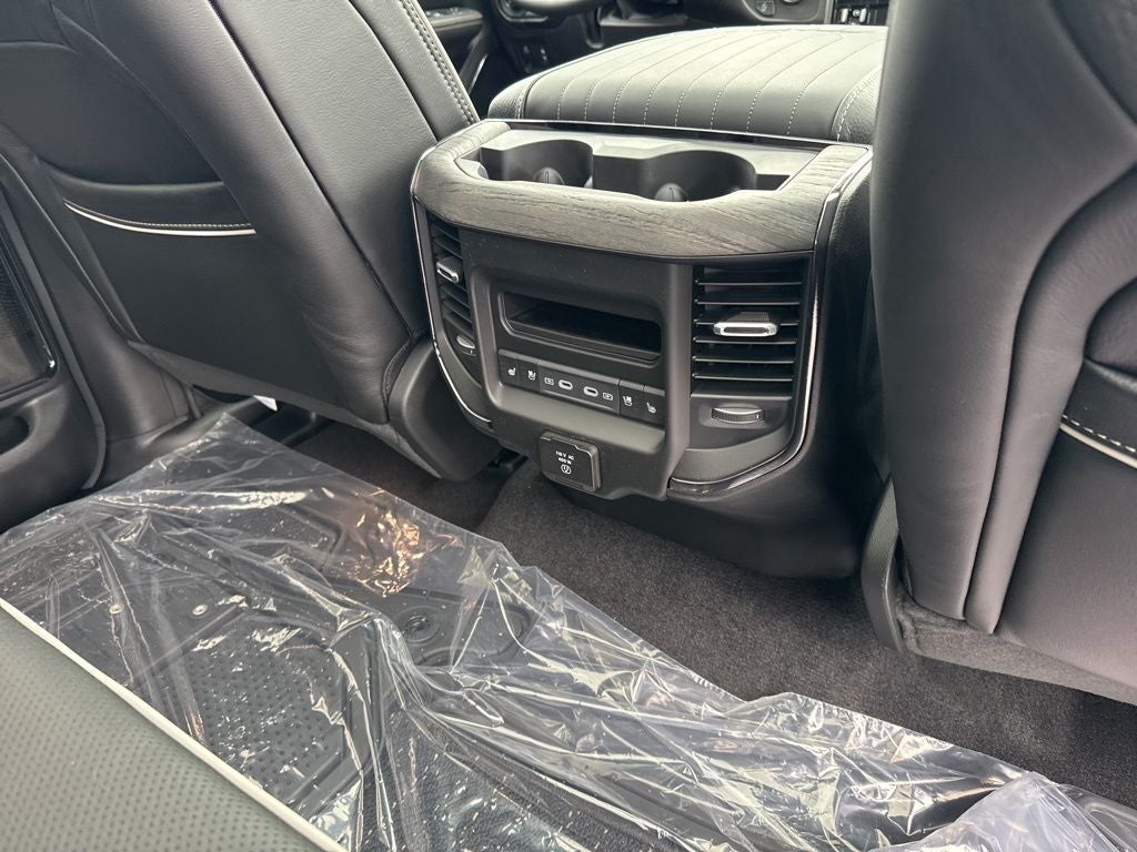 2026 RAM Ram 1500 RAM 1500 LIMITED CREW CAB 4X4 5'7' BOX