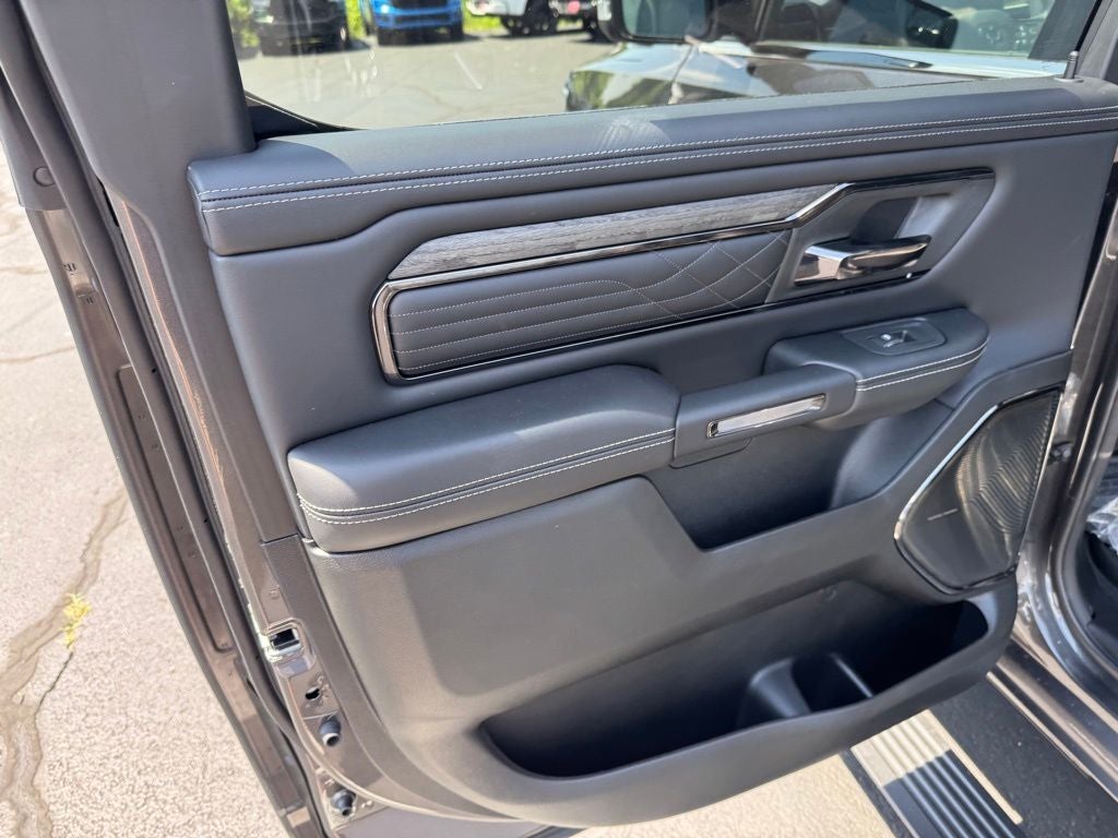 2026 RAM Ram 1500 RAM 1500 LIMITED CREW CAB 4X4 5'7' BOX