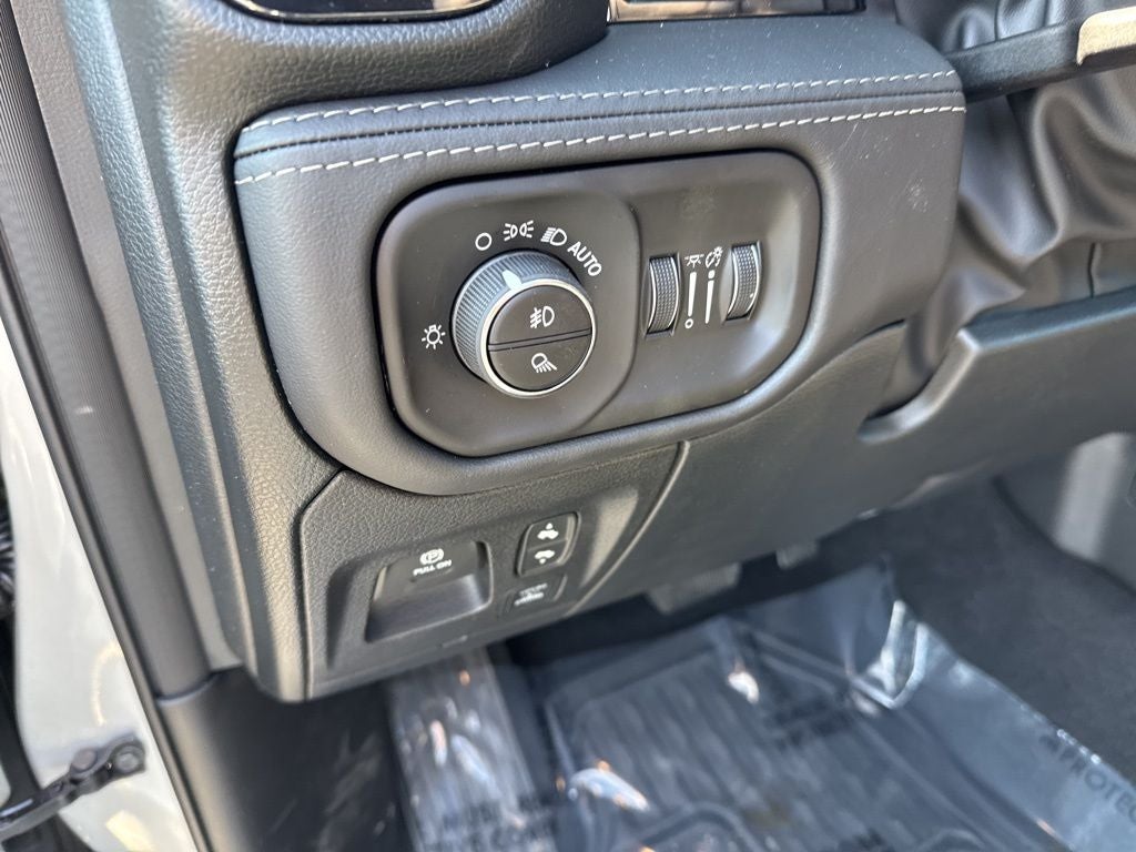 2026 RAM Ram 1500 RAM 1500 LIMITED CREW CAB 4X4 5'7' BOX