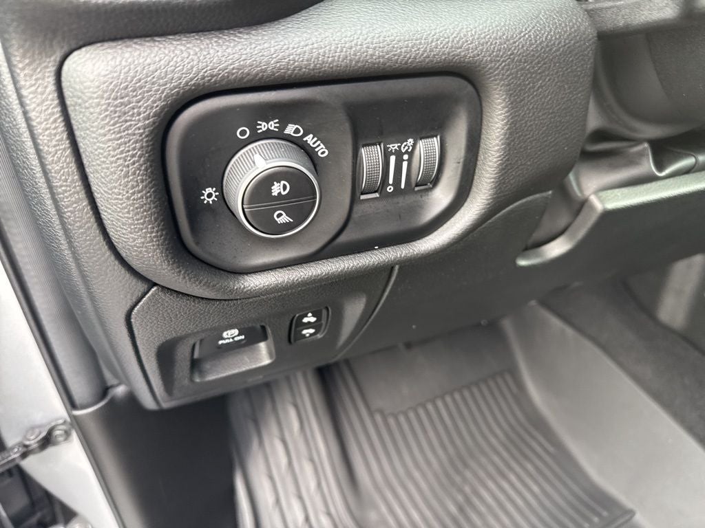 2025 RAM 1500 Laramie Crew Cab 4x4 5'7' Box