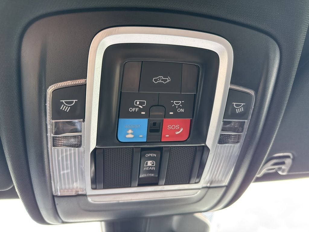 2025 RAM 1500 Laramie Crew Cab 4x4 5'7' Box