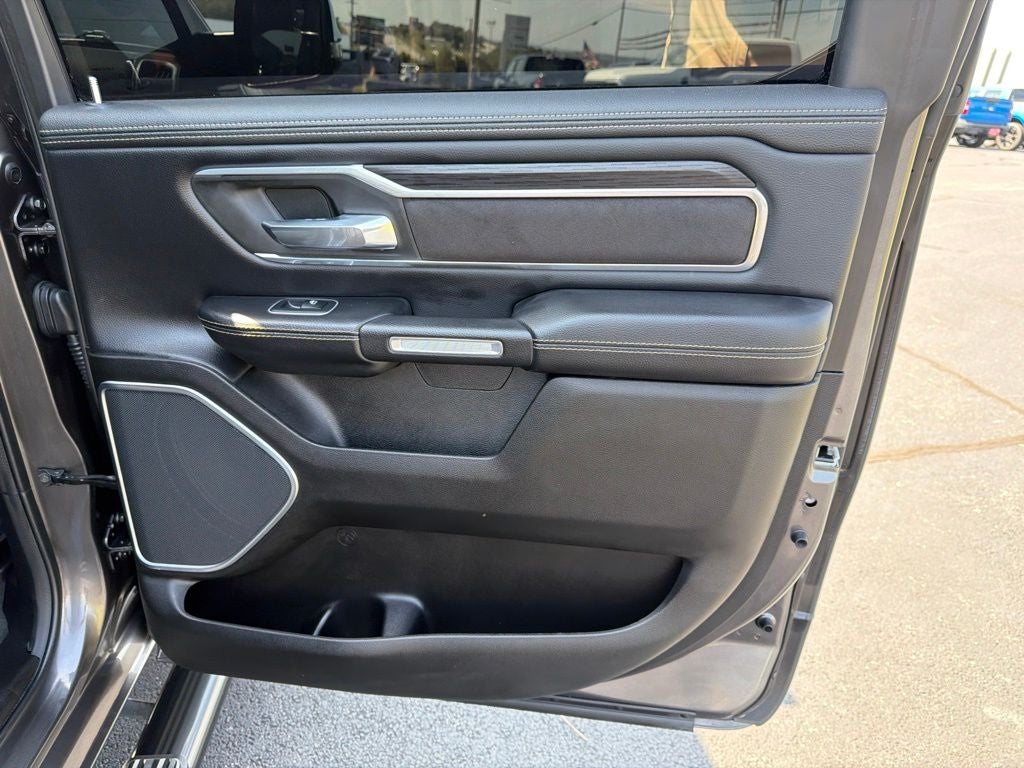 2023 RAM 1500 Laramie Crew Cab 4x4 5'7' Box