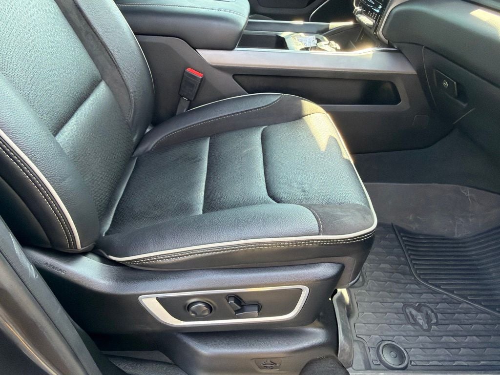 2023 RAM 1500 Laramie Crew Cab 4x4 5'7' Box
