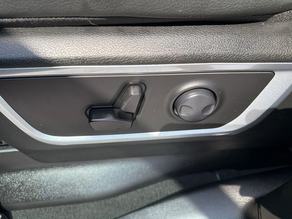 2023 RAM 1500 Laramie Crew Cab 4x4 5'7' Box