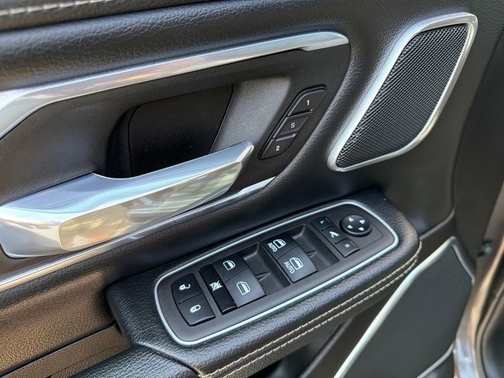 2023 RAM 1500 Laramie Crew Cab 4x4 5'7' Box