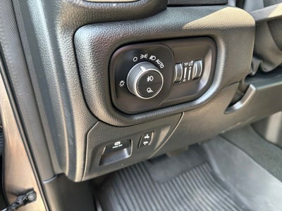 2023 RAM 1500 Laramie Crew Cab 4x4 5'7' Box