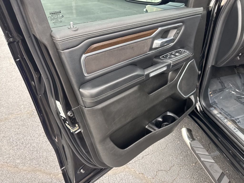 2022 RAM 1500 Laramie Crew Cab 4x4 5'7' Box