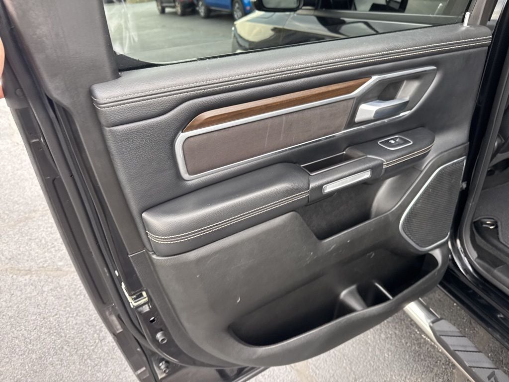 2022 RAM 1500 Laramie Crew Cab 4x4 5'7' Box