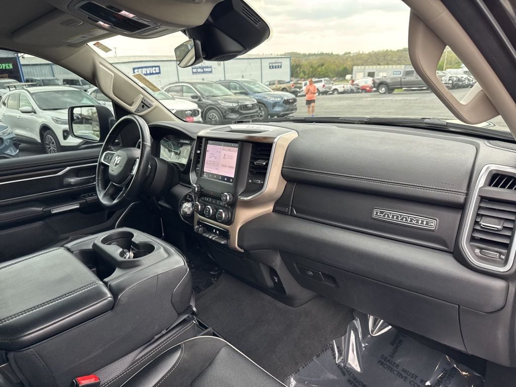 2022 RAM 1500 Laramie Crew Cab 4x4 5'7' Box