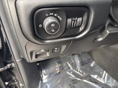 2022 RAM 1500 Laramie Crew Cab 4x4 5'7' Box