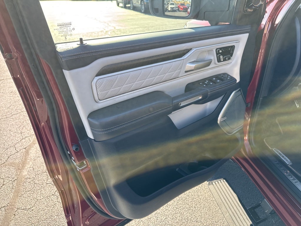 2025 RAM 1500 Tungsten Crew Cab 4x4 5'7' Box