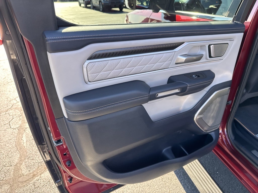 2025 RAM 1500 Tungsten Crew Cab 4x4 5'7' Box