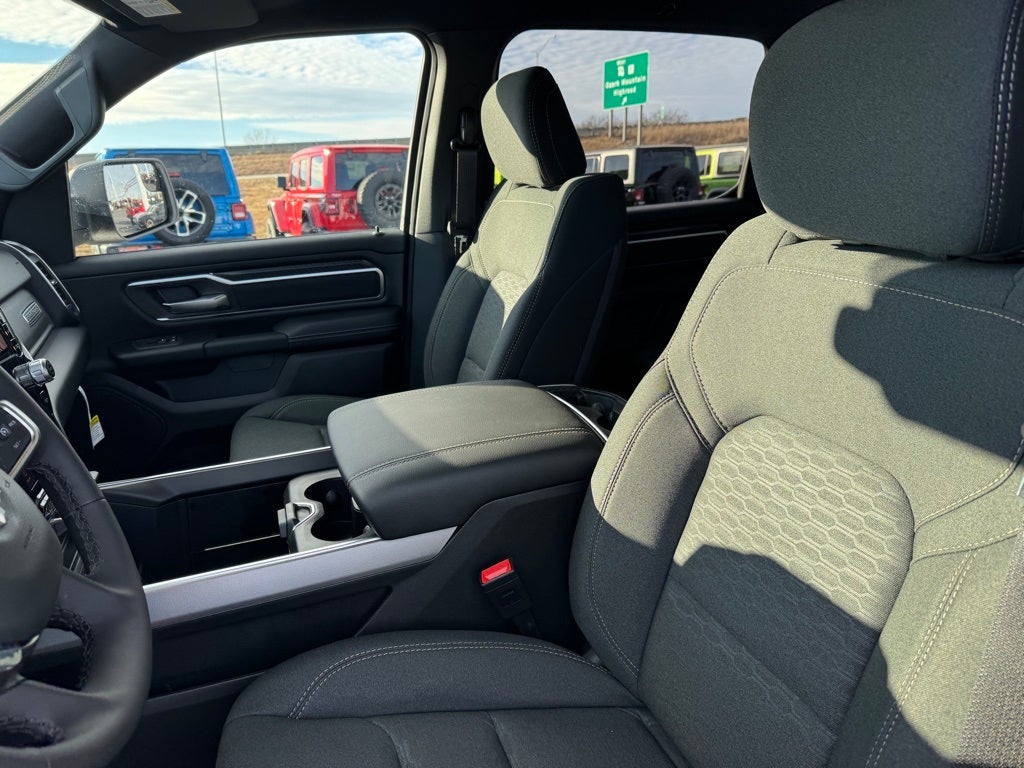 2026 RAM Ram 1500 RAM 1500 BIG HORN CREW CAB 4X4 6'4' BOX