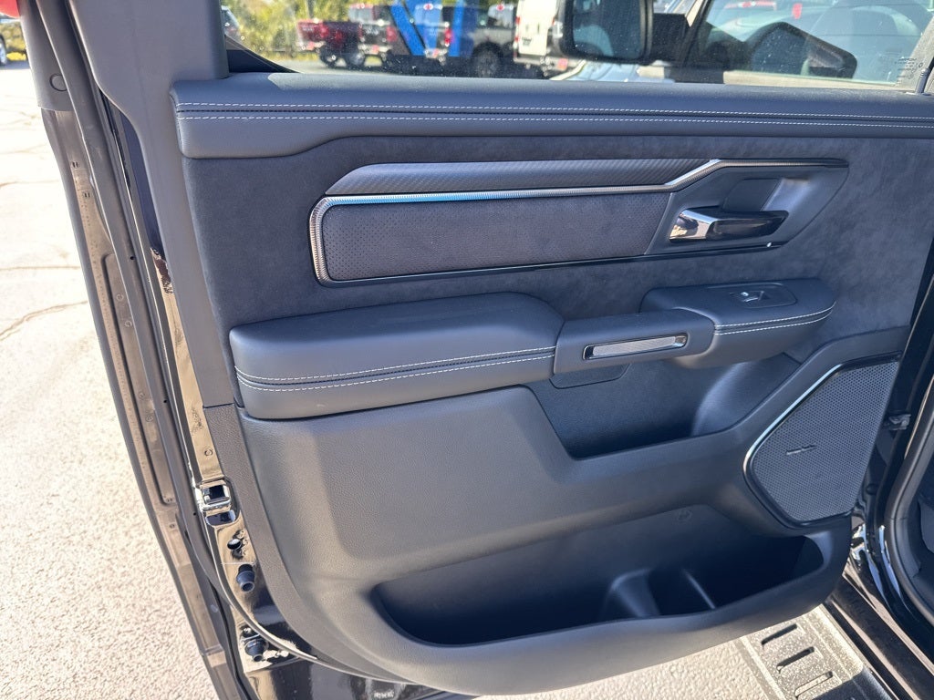 2025 RAM Ram 1500 RAM 1500 RHO CREW CAB 4X4 5'7' BOX